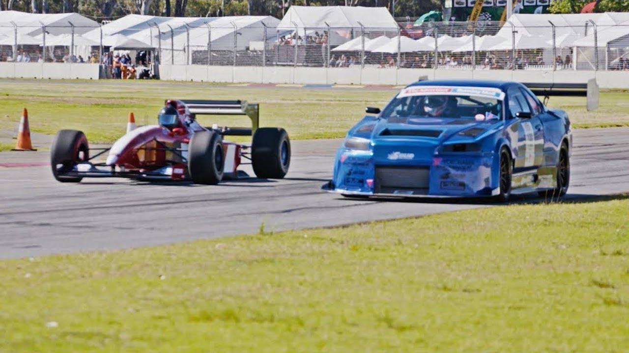 THE SHOWDOWN! 1000hp R34 GTR vs F1 car ROLL RACE! At the Adelaide
